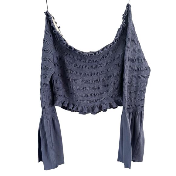 Urban Outfitters UO Blue Smocked Off The Shoulder Bell Sleeve Crop Top Sz Large - Picture 2 of 7